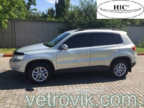 Дефлекторы Hic накладные Volkswagen Tiguan 2007-2016 | Ветровики на скотче HIC с хром молдингом VW26-M