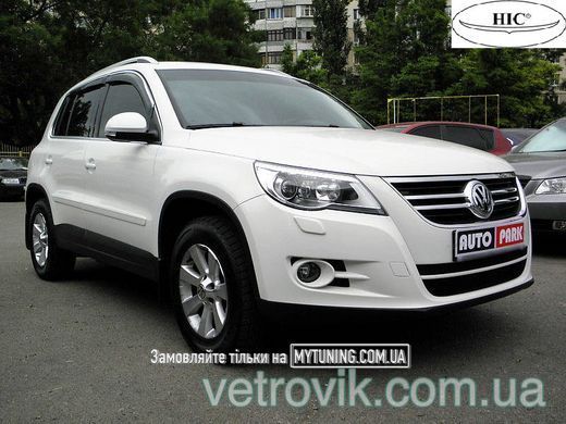 Дефлекторы Hic накладные Volkswagen Tiguan 2007-2016 | Ветровики на скотче HIC с хром молдингом VW26-M