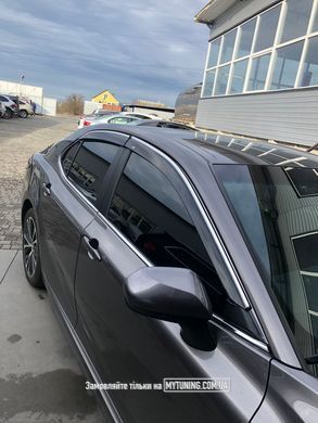 Дефлекторы Hic накладные Toyota Camry V70 2017+ | Ветровики на скотче с хром молдингом HIC T162-IJ