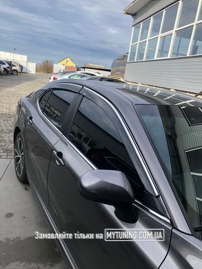 Дефлектори Hic накладні Toyota Camry V70 2017+ | Вітровики на скотчі з хром молдингом HIC T162-IJ
