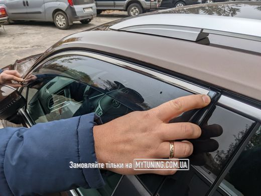 Вітровики з хромом на скотчі Volkswagen Tiguan 2016+ Havoc