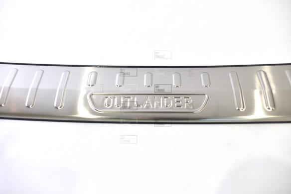 Накладка на задний бампер Mitsubishi Outlander 2012-2021 Havoc (нержавеющая сталь)